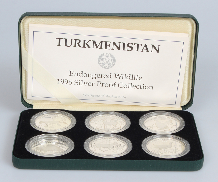 Turkmenistānas sudraba monētu komplekts ar iegravētiem savvaļas dzīvniekiem