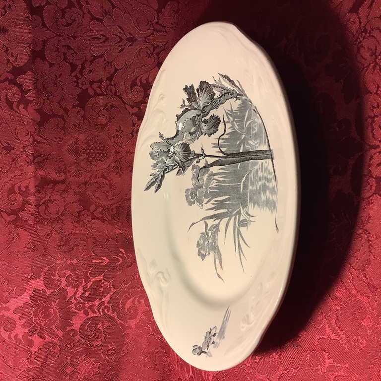 Dish, hand-painted, Kuznetsov, early 20th century. Good condition