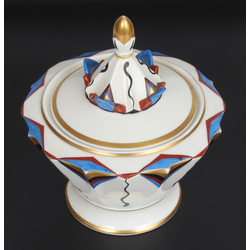 Art deco porcelain dish/chest with lid