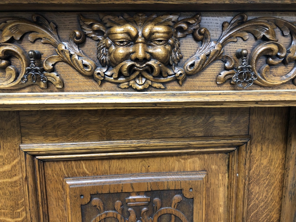 Шкаф для хранения коллекции монет/ювелирных изделий в стиле барокко