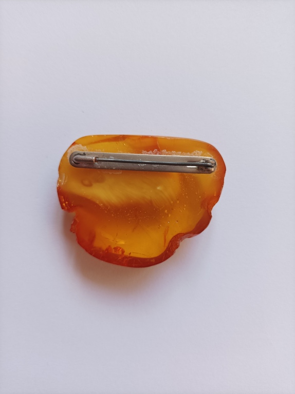 Amber brooch with clasp
