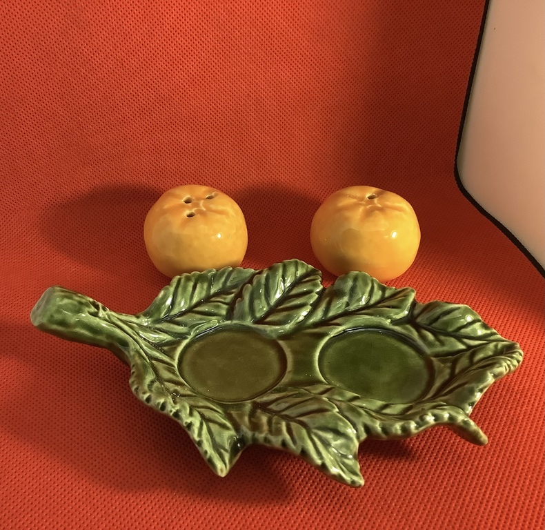 Солонки Апельсинки на листочке.Майолика.Прошлый век.Отличная сохранность