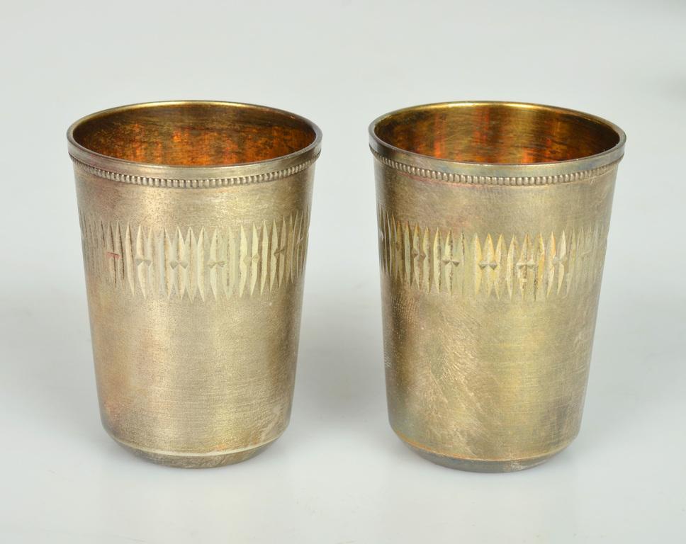 Серебряные чашки 2 шт. в оригинальной коробке