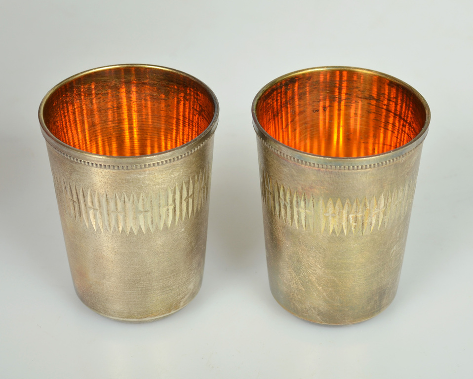 Серебряные чашки 2 шт. в оригинальной коробке