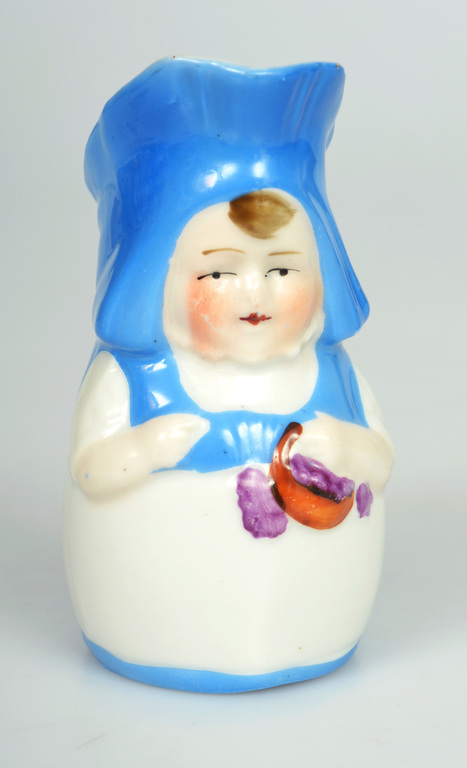 Porcelain pot Girl with a purse