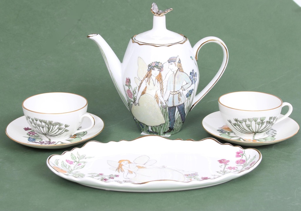 Porcelain tea set for two 