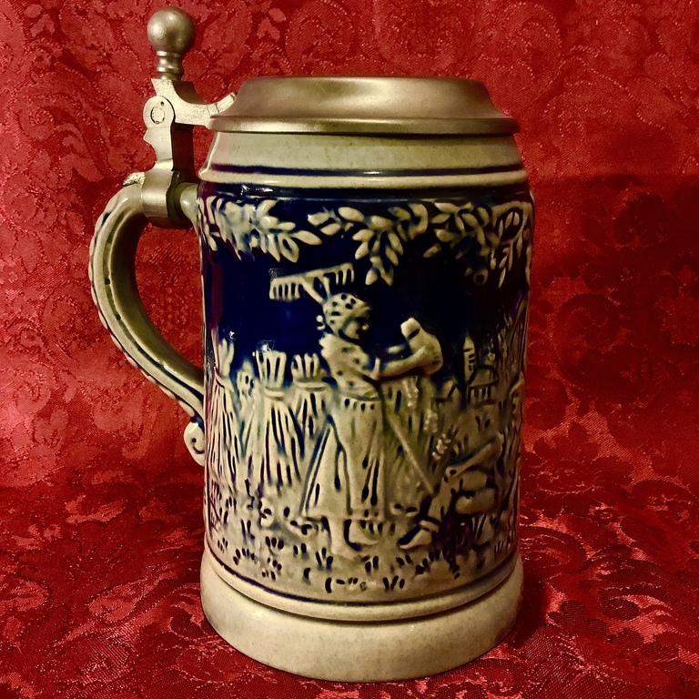 Beer mug, 500 ml Germany before 1940 Zinc cover, relief ornament.