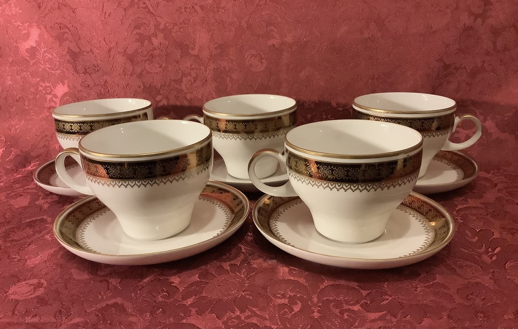 5 skaistas tējas krūzes ar apakštasītēm, Kahla, Vācija, zeltītas.