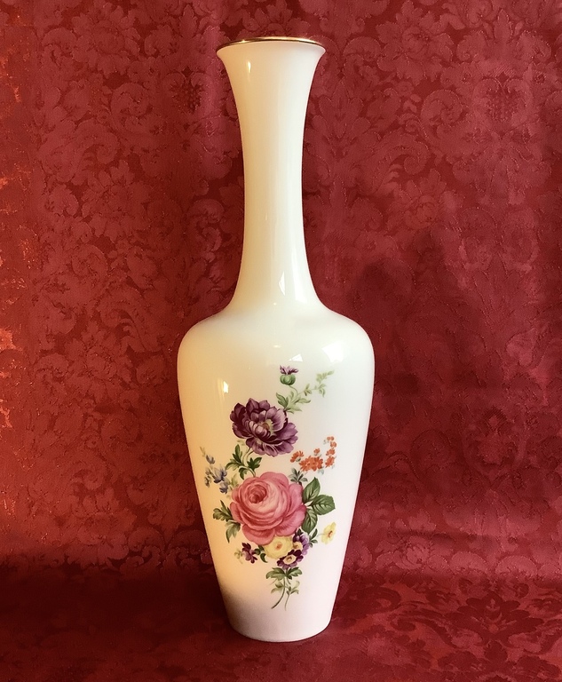 Vase Heinrich Bavaria.Hand-painted and graceful shape