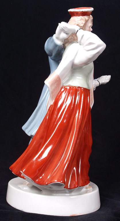 Porcelain figure “Folk dance”