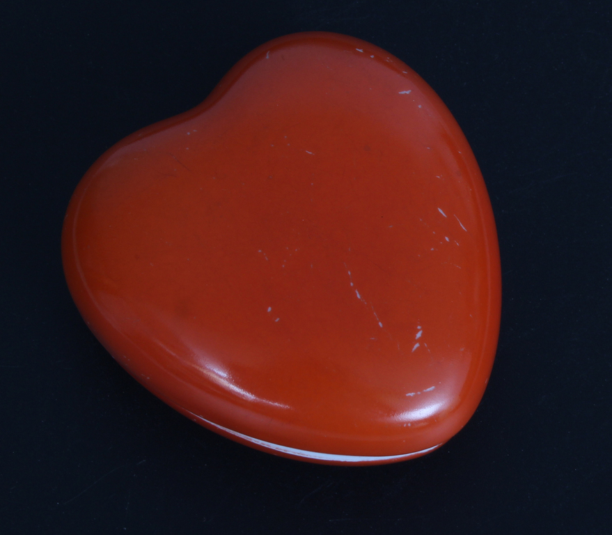 Фарфоровая шкатулка с крышкой в ​​форме сердца для  колец