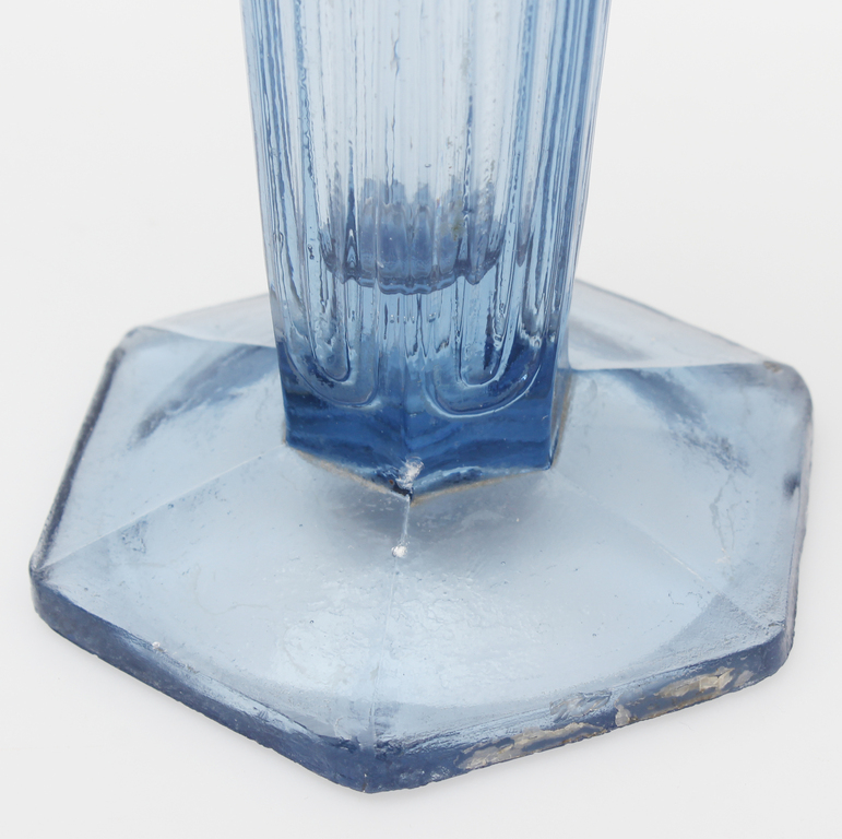 Zila stikla vāzīte art deko stilā