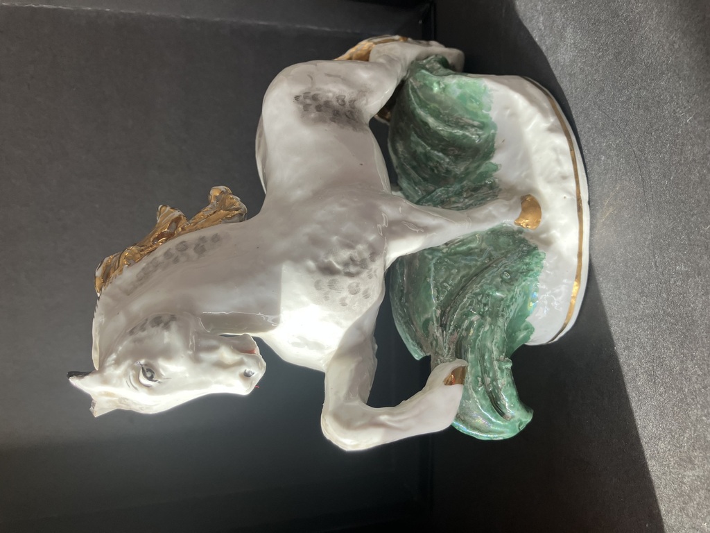 porcelain figurine horse