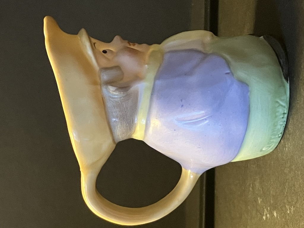 the little admirer of the porcelain teapot
