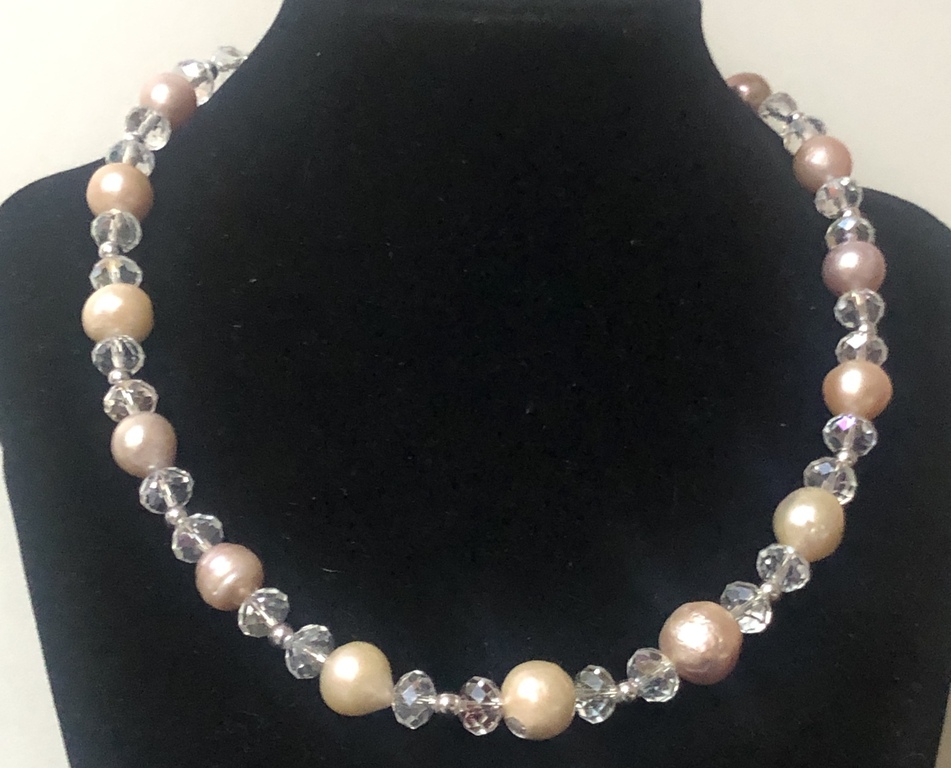 Natural Edison pearl necklace with crystals and magnetic zirconia clasp.