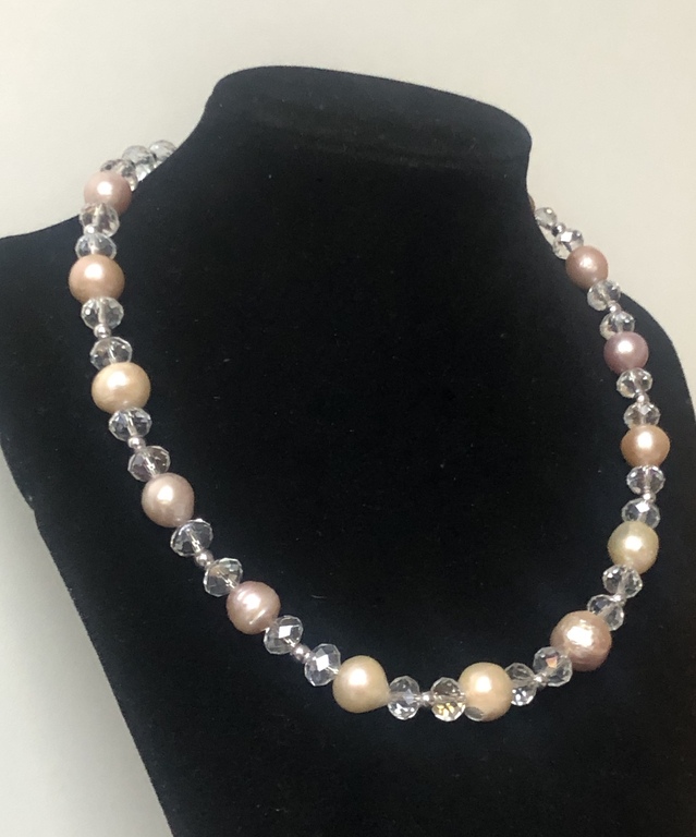 Natural Edison pearl necklace with crystals and magnetic zirconia clasp.