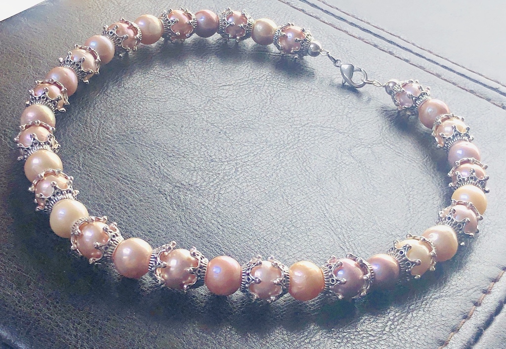 Natural Edison Pearl necklace with other metal elements