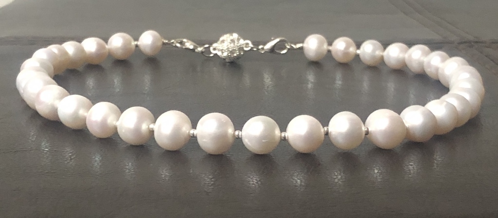 White freshwater pearl 8-9mm necklace with silver balls and magnetic clasp with zircons