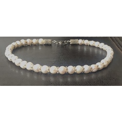 White freshwater pearl necklace with metal elements