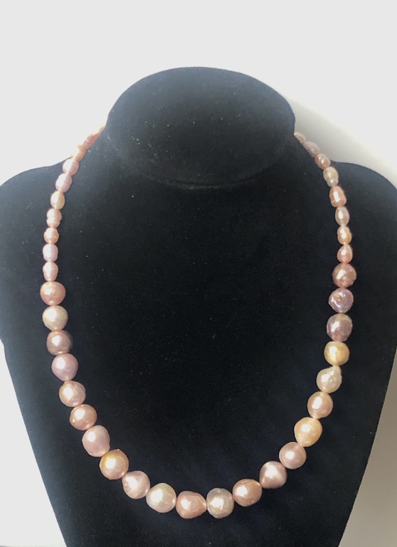 Edison Rustic pearls with magnetic closure with zircons