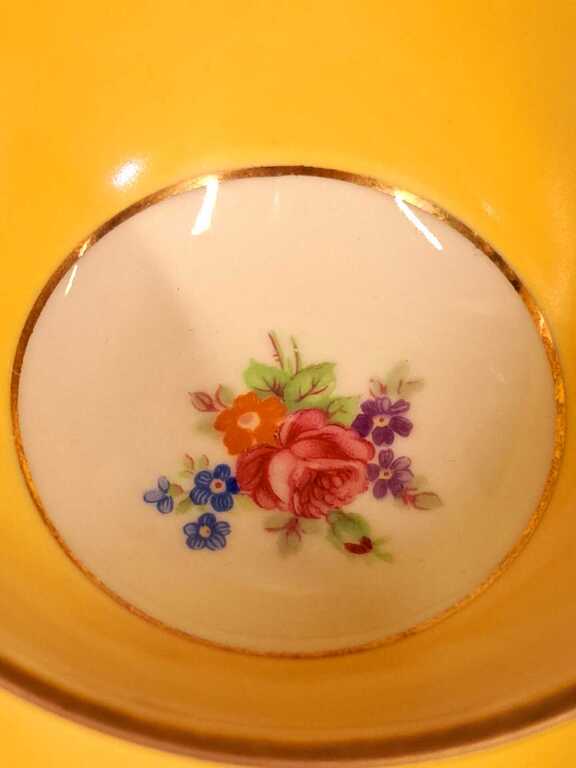 Bavārijas porcelāna kafijas servīze ar Meisenes ziedu dekolu. Vācu porcelāns, dekorēts Danijā.  1920,g,