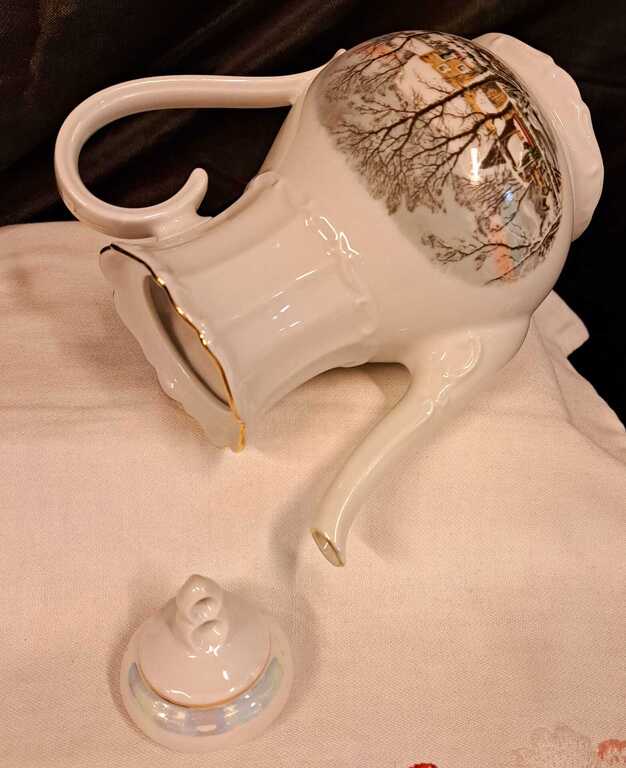 Coffee pot, porcelain