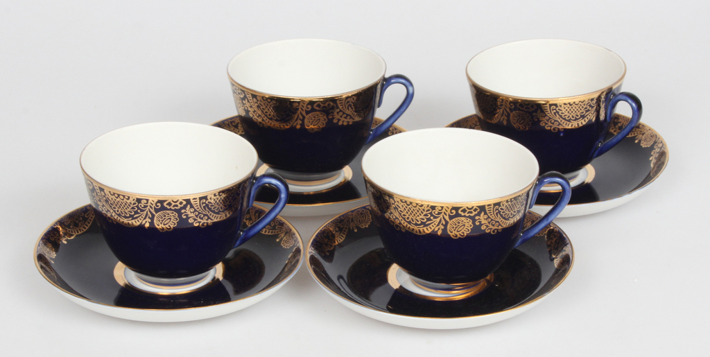 Porcelain cups with saucers (4 pcs.)