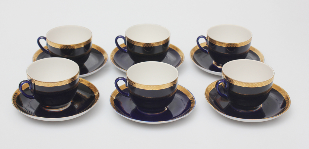 Porcelain cups with saucers (6+6 pcs.)