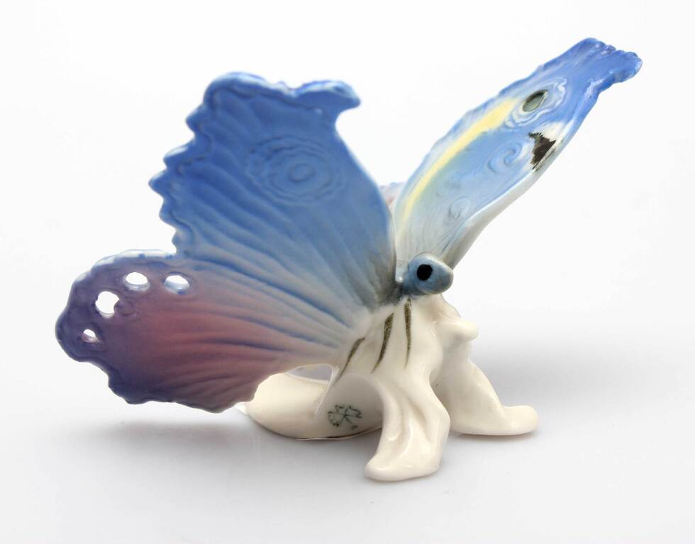 Фарфоровая статуэтка Бабочка