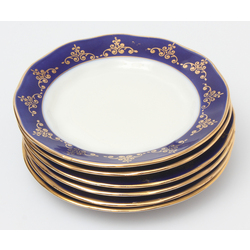Porcelain serving plates (6 pcs.)