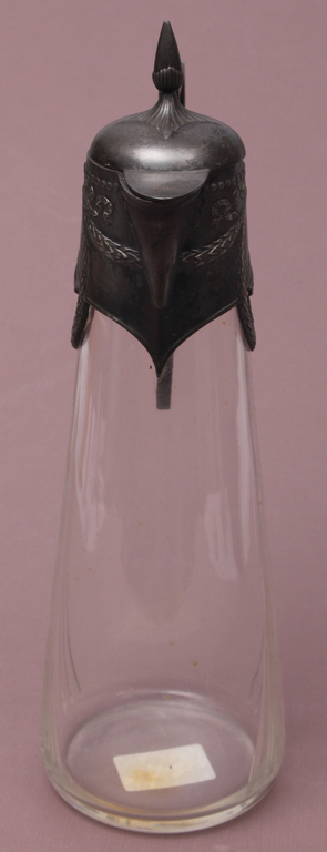 Jūgendstila stikla krūka ar metāla apdari