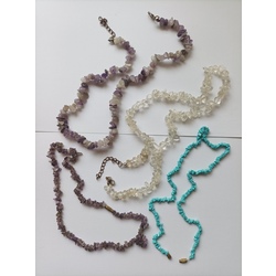 4 pieces of beads made of minerals and ornamental stones