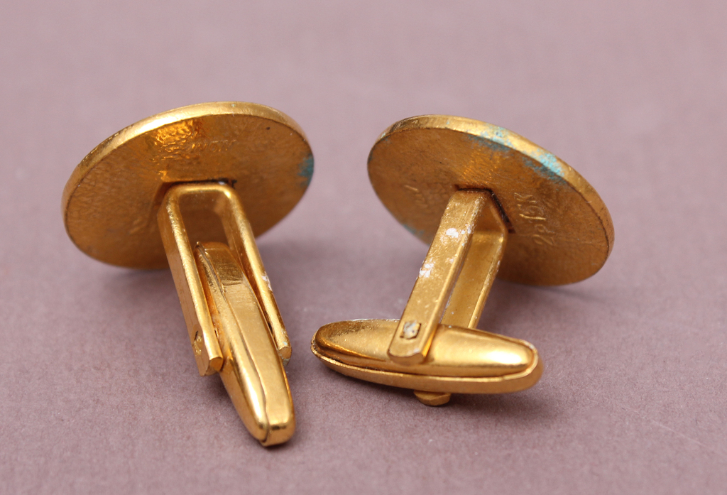 Metal cufflinks (two pairs)