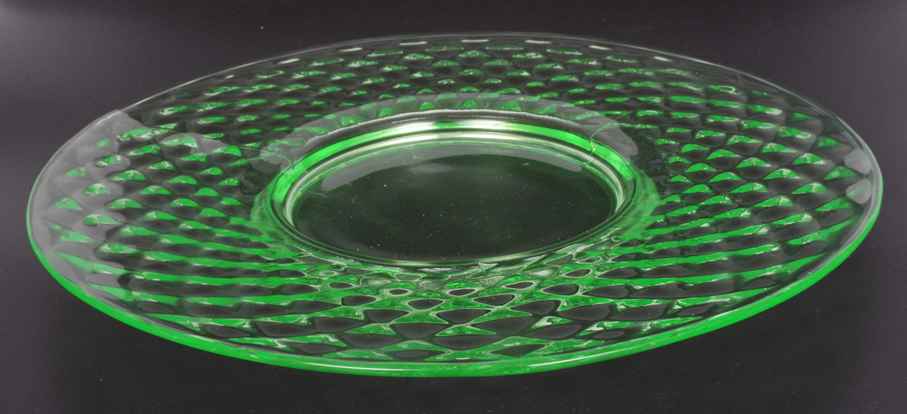 Uranium glass plate