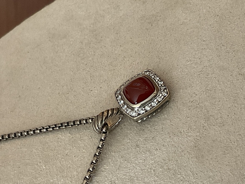 David Yurman petit Albion pendant necklace with carnelian Ian and diamonds
