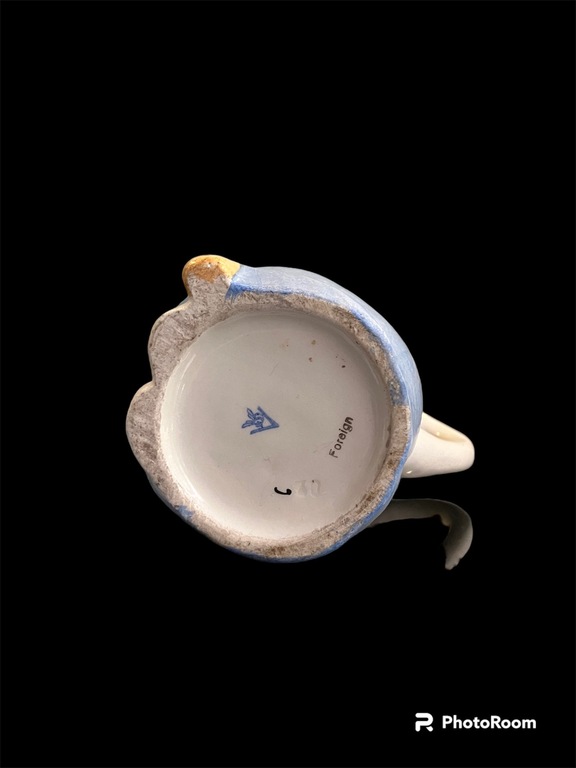фарфоровый чайник в стиле ар-деко Аннеле держит в одной руке клюшку для гольфа, а в другой мяч Goebel Германия