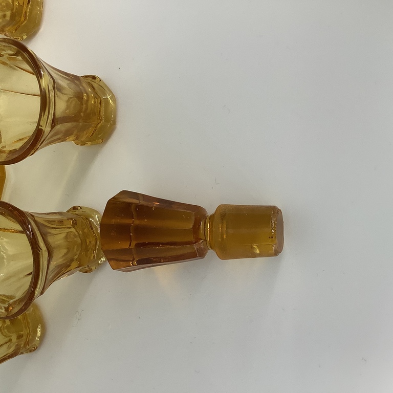 Decanter and 6 glasses.Honey glass.Ilguzeims.Vintage set in excellent condition.