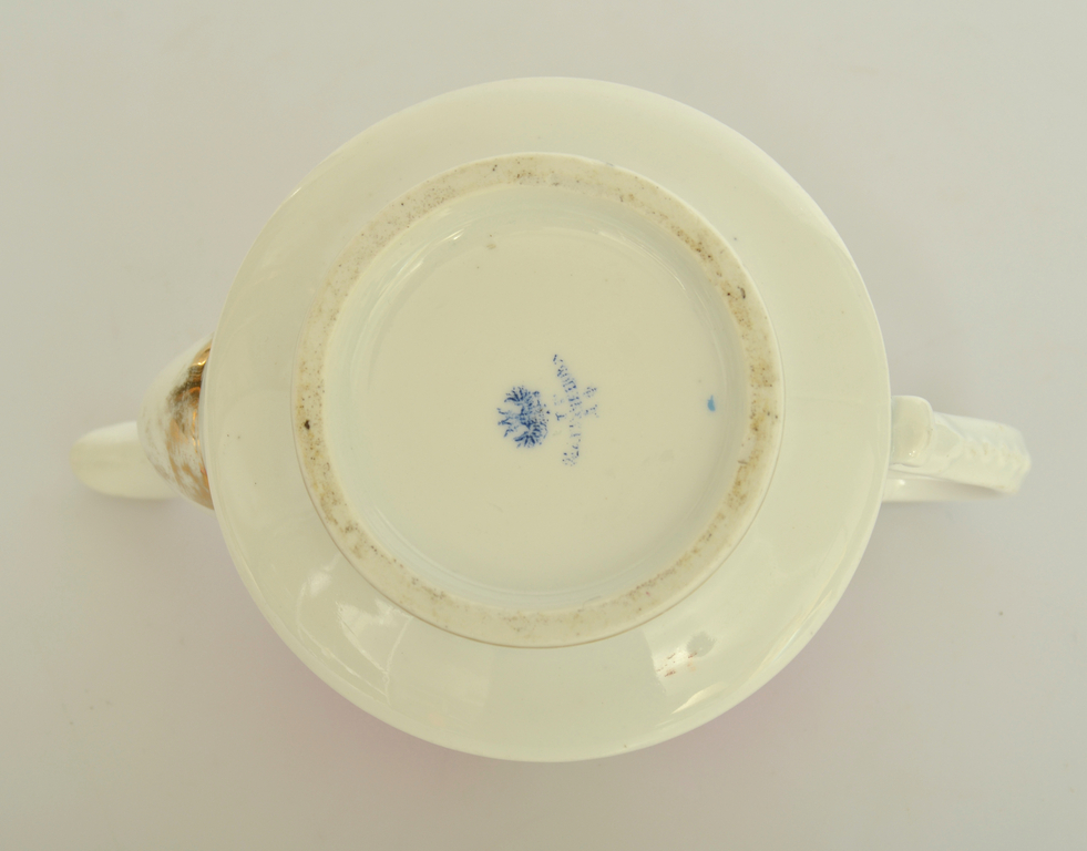 Фарфоровый чайник с крышкой от Кузнецова
