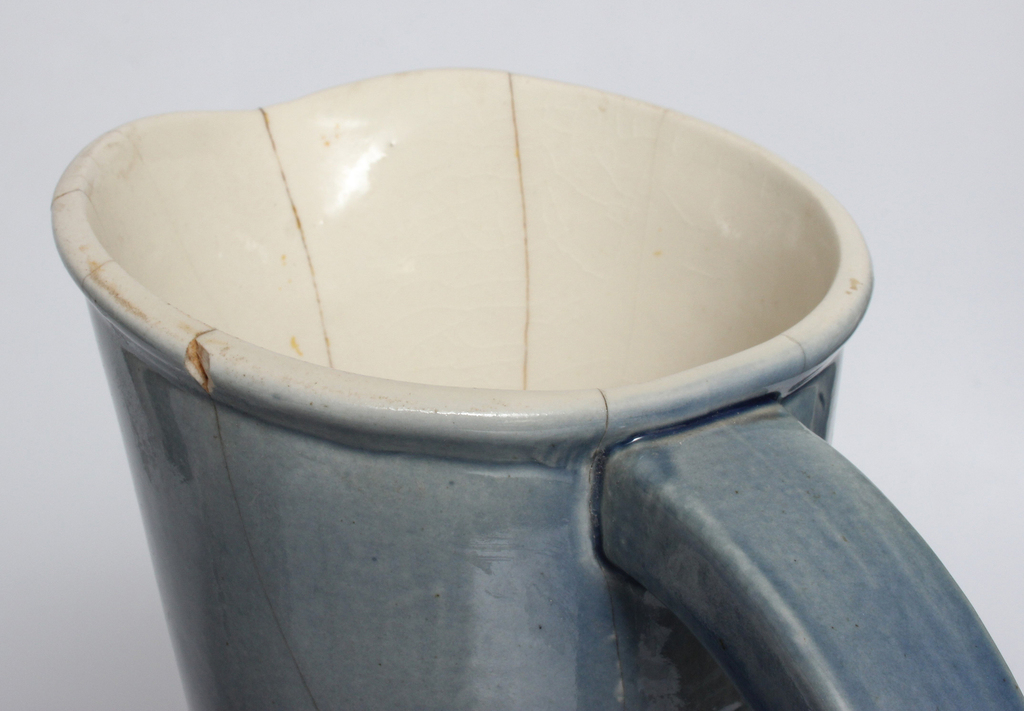 Porcelain water pitcher (volume 7 l)
