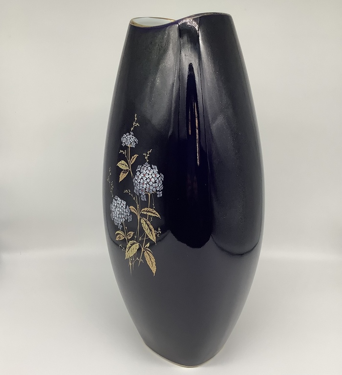 Large vase, cobalt porcelain. Germany. Hand-painted. Alka Kunst.