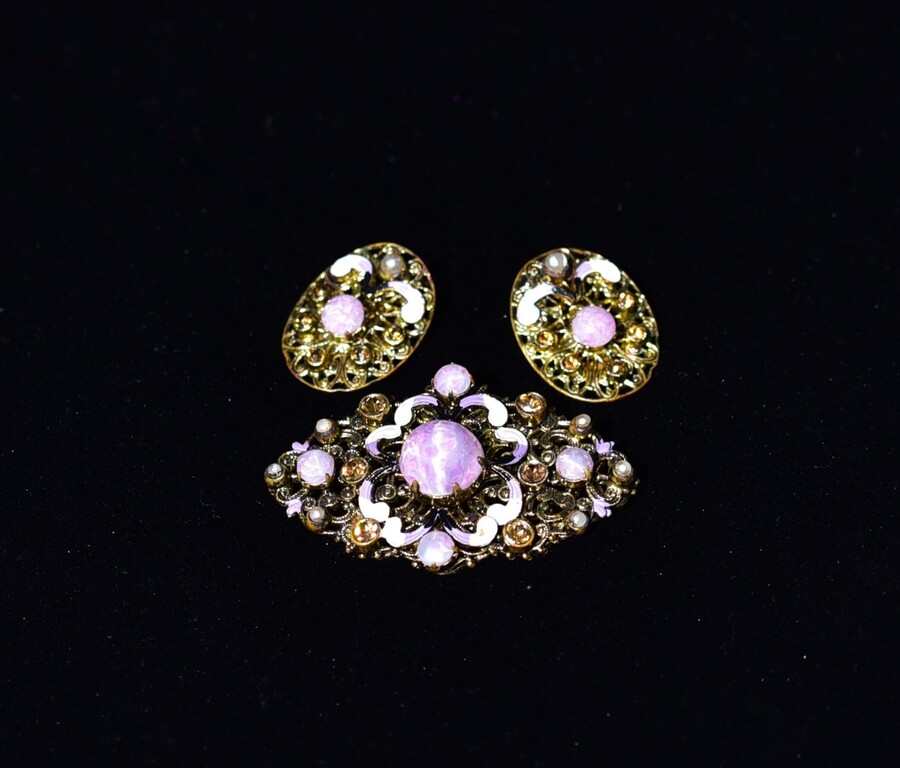 Czech costume jewelry brooch with clips