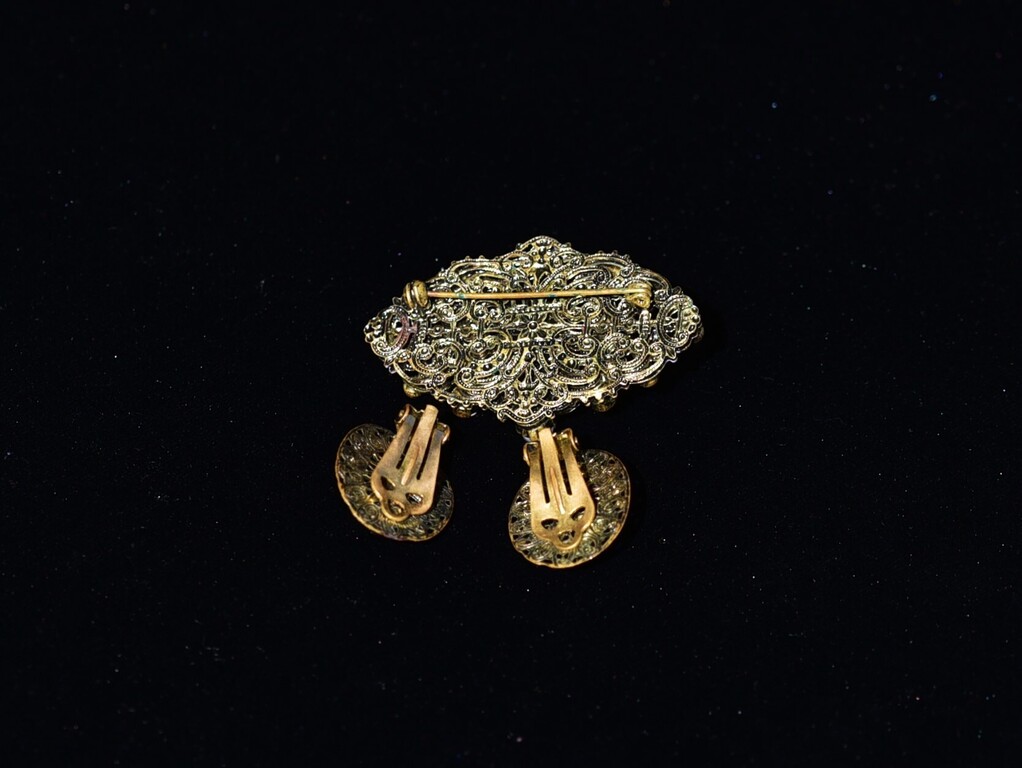Czech costume jewelry brooch with clips
