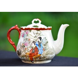 Teapot with eastern motif, MS Kuznetsov factory?