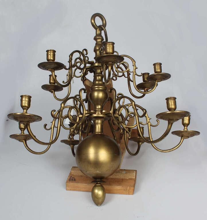 Светильник-люстра в стиле барокко