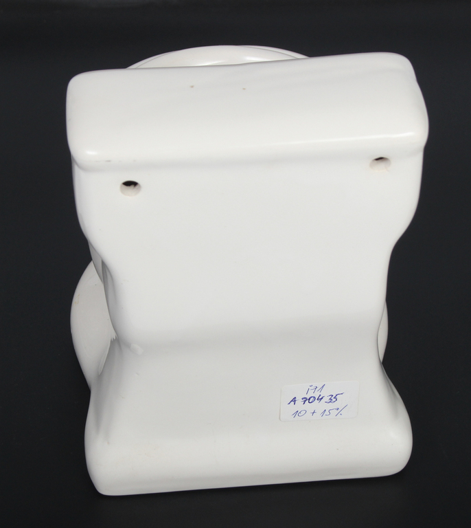 Porcelāna trauks/tualetes piederumu turētājs poda formā