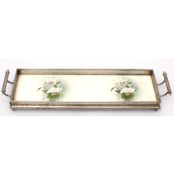 Faience tray with metal finish