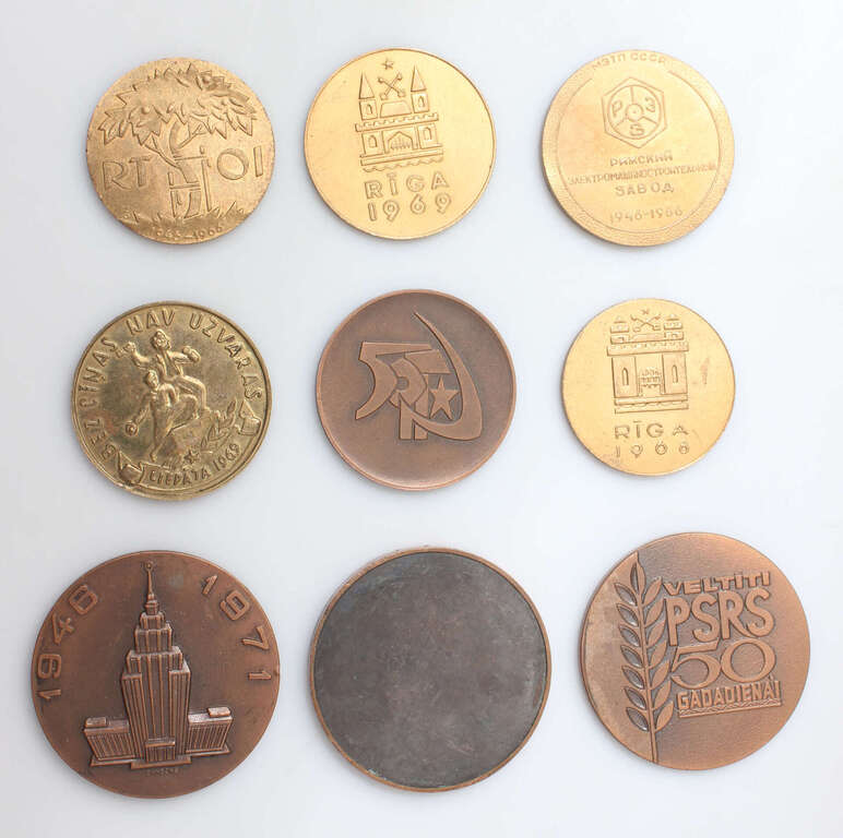 9 table medals of the Latvian SSR