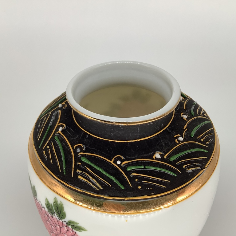 Tējas trauks, Japāna, ar roku apgleznota, (reljefs) 1940. gads, rets eksemplārs.