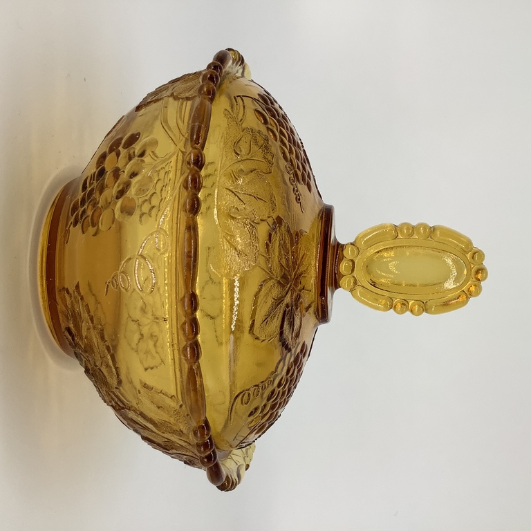 Конфетница из медового стекла. Бельгия. Начало 20 века.рисунок виноградная лоза