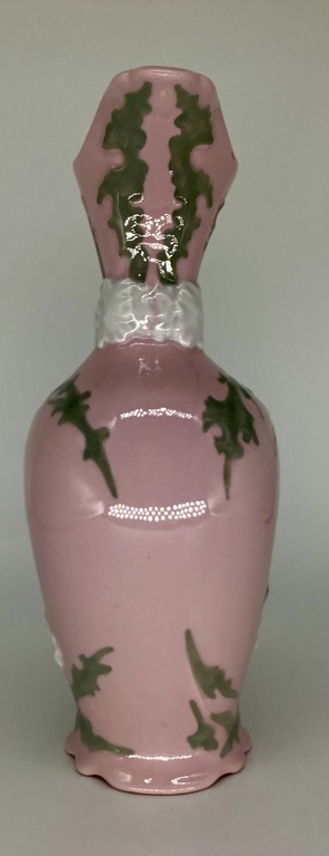 Bohēmija.Vīna krūze.Rozā porcelāns.Modelēšana.Ar roku apgleznoti.Pagājušais gadsimts.